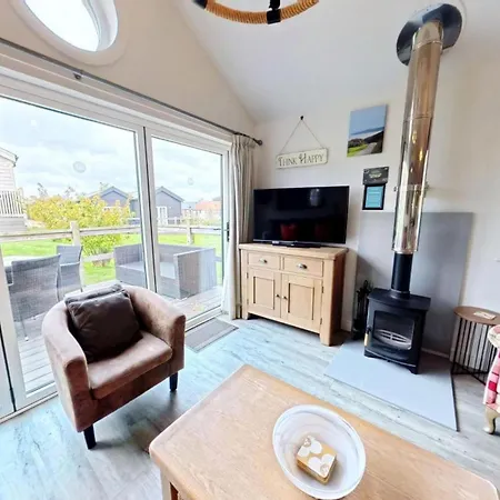 Sunset - Part Of The The Bay Village With Pool, Gym And Direct Access, Pub, Restaurant, Tennis And Meadows Walks * 파일리