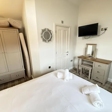 Sunset - Part Of The The Bay Filey Village With Pool, Gym And Direct Access, Pub, Restaurant, Tennis And Meadows Walks Reighton