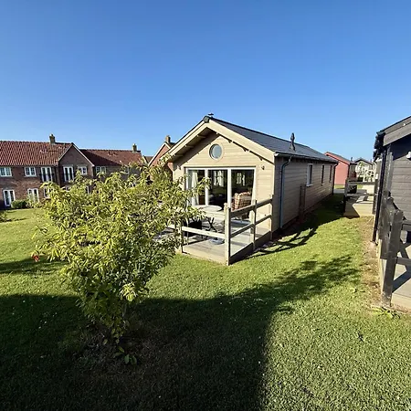 Sunset - Part Of The The Bay Filey Village With Pool, Gym And Direct Access, Pub, Restaurant, Tennis And Meadows Walks *