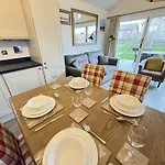 Holiday home Sunset - Part Of The The Bay Village With Pool, Gym And Direct Access, Pub, Restaurant, Tennis And Meadows Walks *
