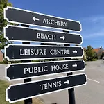 Sunset - Part Of The The Bay Village With Pool, Gym And Direct Access, Pub, Restaurant, Tennis And Meadows Walks *