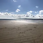 Sunset - Part Of The The Bay Village With Pool, Gym And Direct Access, Pub, Restaurant, Tennis And Meadows Walks * Filey