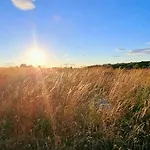 Sunset - Part Of The The Bay Village With Pool, Gym And Direct Access, Pub, Restaurant, Tennis And Meadows Walks Holiday home *