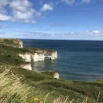 Sunset - Part Of The The Bay Village With Pool, Gym And Direct Access, Pub, Restaurant, Tennis And Meadows Walks Holiday home
