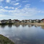 Sunset - Part Of The The Bay Village With Pool, Gym And Direct Access, Pub, Restaurant, Tennis And Meadows Walks *