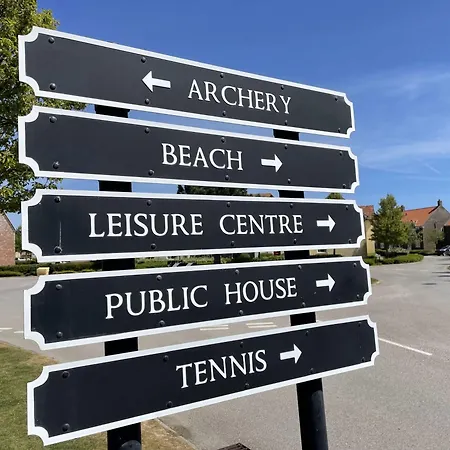 Sunset - Part Of The The Bay Village With Pool, Gym And Direct Access, Pub, Restaurant, Tennis And Meadows Walks *